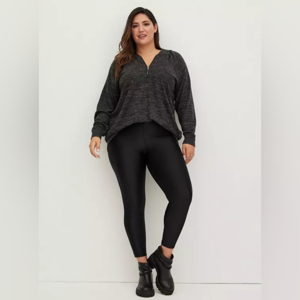 NWOT TORRID Full Length Signature Waist Liquid Legging